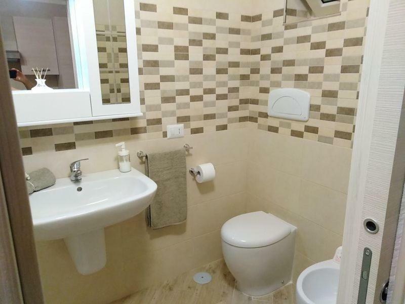 Suite Bb Trani Exteriör bild